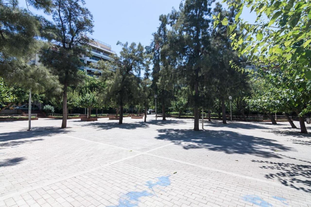 Spacious Two Bedroom Apartment In Central Location Атина Екстериор снимка
