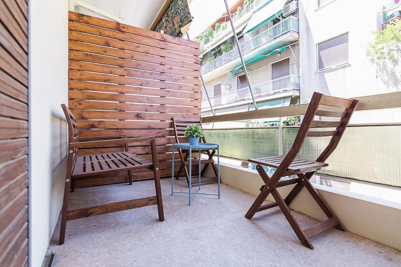 Spacious Two Bedroom Apartment In Central Location Атина Екстериор снимка