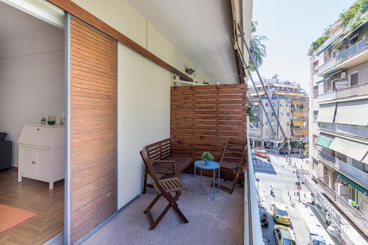 Spacious Two Bedroom Apartment In Central Location Атина Екстериор снимка
